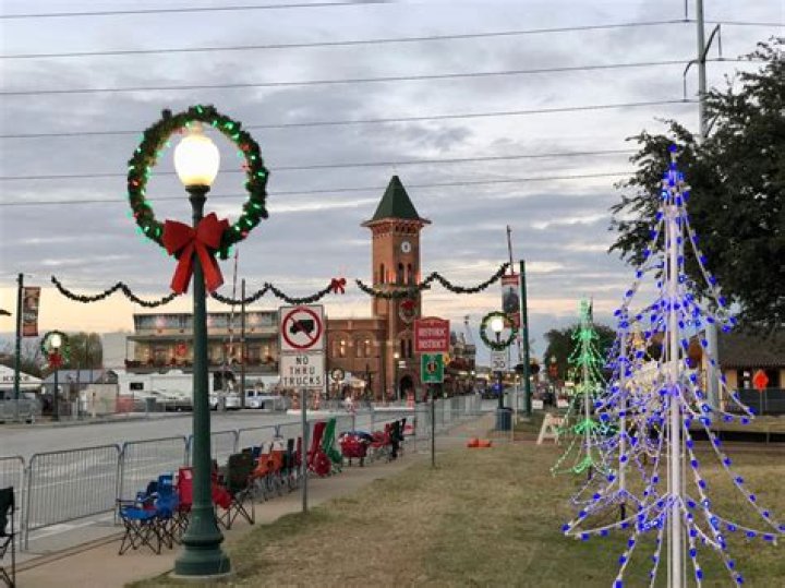 Athens, Texas Xmas Light Installation