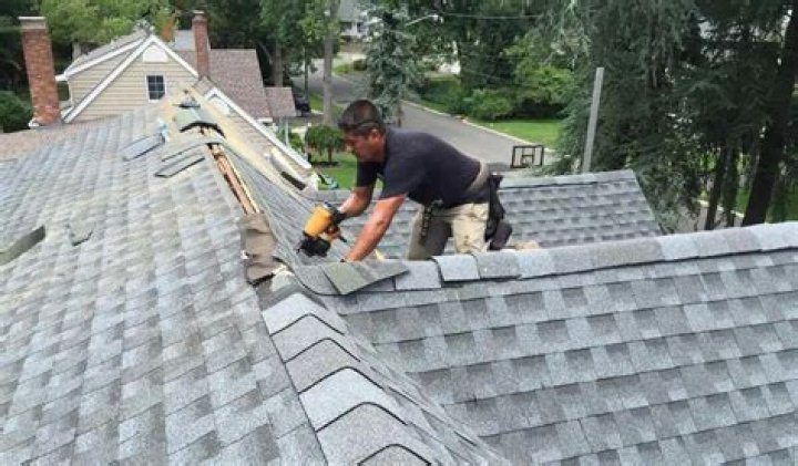 roof contractor-Pensacola , FL